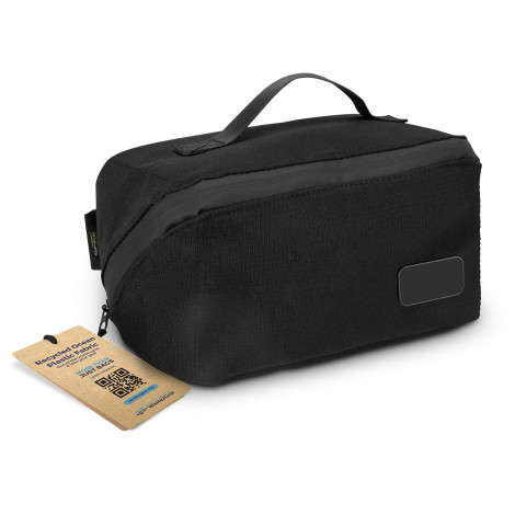 The SPICE Waste2Gear Dopp Kit is a 100% carbon neutral bag. In Black. Compact when closed, spacious compartment. Multiple print options available.