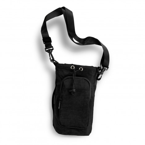 The TRENDS Reign Bottle Bag is a textured washed polyester bag with adjustable bungee cord and toggle closure.  Fits up to 1 litre bottles.  Black.